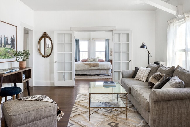 property at 4125 S Figueroa St