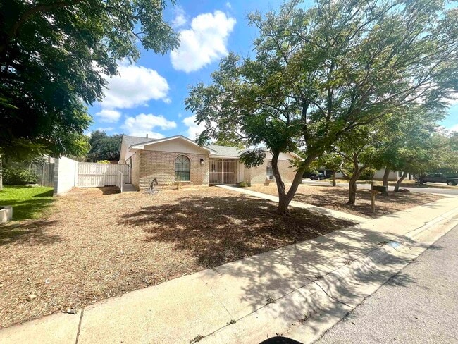 property at 118 Illinois St