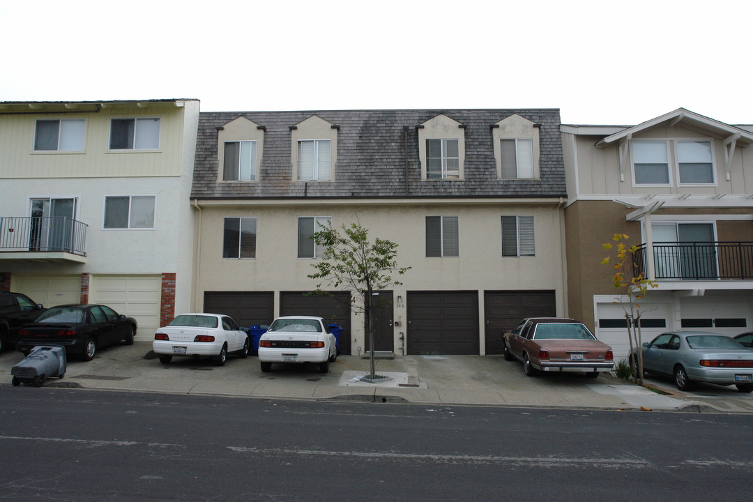 348 Susie Way in South San Francisco, CA - Building Photo