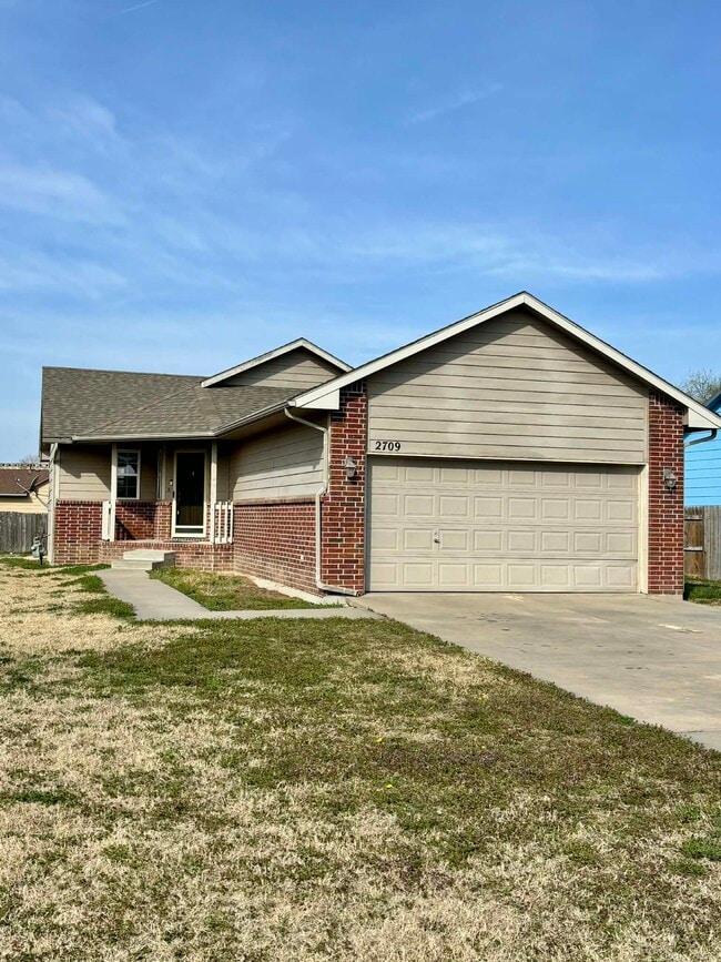 property at 2709 N Piatt Ave