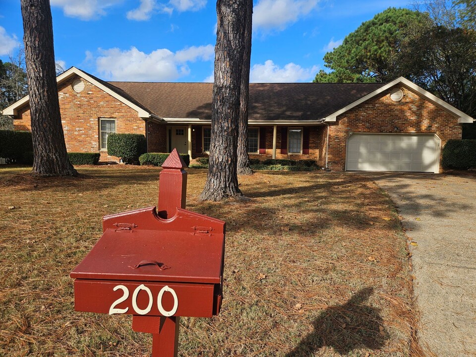 200 Oakengate Turn in Virginia Beach, VA - Foto de edificio