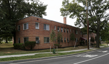 1 Hawaiian Avenue Apartments in Washington, DC - Building Photo - Building Photo