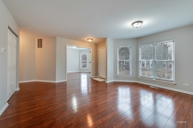 1080 Rockport Dr in Carol Stream, IL - Foto de edificio - Building Photo