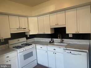 10142 Fair Wds Dr in Fairfax, VA - Building Photo - Building Photo