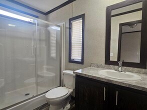 333 E Lakewood Blvd in Holland, MI - Building Photo - Building Photo