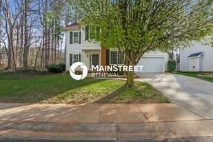 15214 Tracy Beth Rd in Huntersville, NC - Building Photo