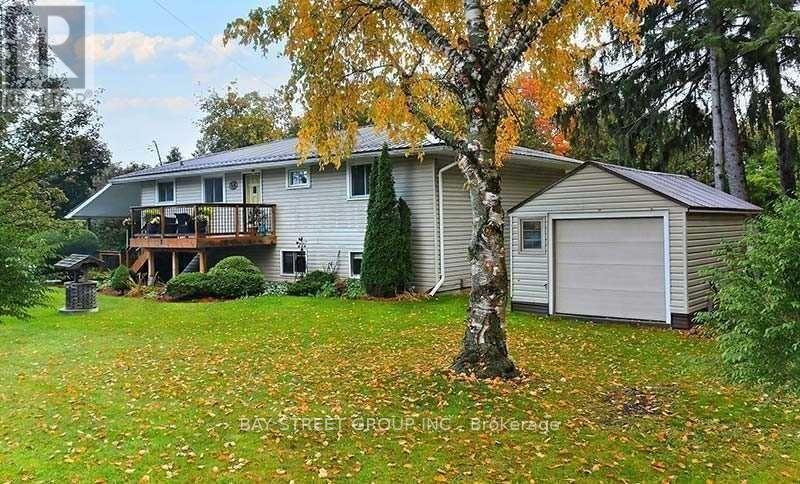 7 Robmar St in Whitby, ON - Building Photo