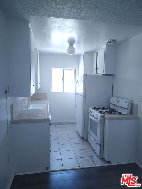 property at 2630 S La Salle Ave