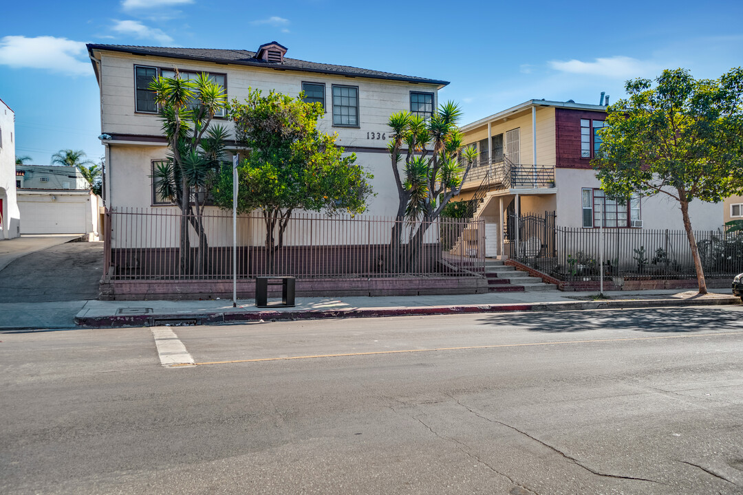 1336 S Cochran Ave in Los Angeles, CA - Building Photo