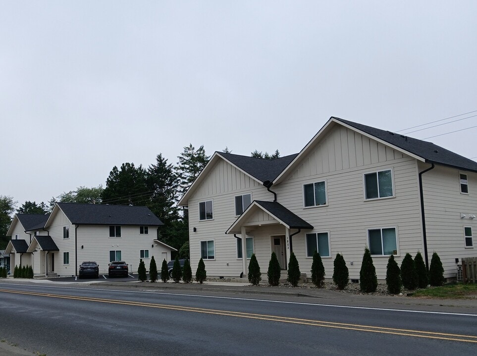 1803 Pacific Ave N in Long Beach, WA - Building Photo