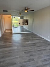9450 Poinciana Pl in Davie, FL - Building Photo - Building Photo