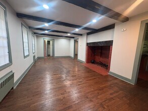 2860 Whitney Ave in Hamden, CT - Building Photo - Building Photo
