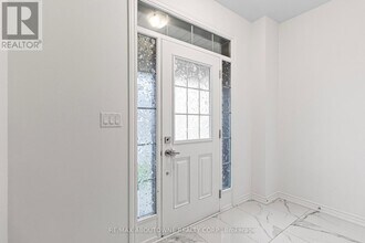 340 Thimbleweed Ct in Milton, ON - Building Photo - Building Photo