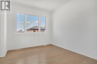 59 Suzuki St in Barrie, ON - Building Photo - Building Photo