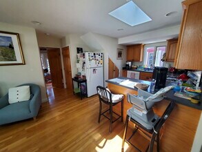 24 Burnham St in Somerville, MA - Building Photo - Building Photo