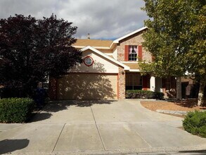 2215 Sunstone Dr NW in Albuquerque, NM - Foto de edificio - Building Photo