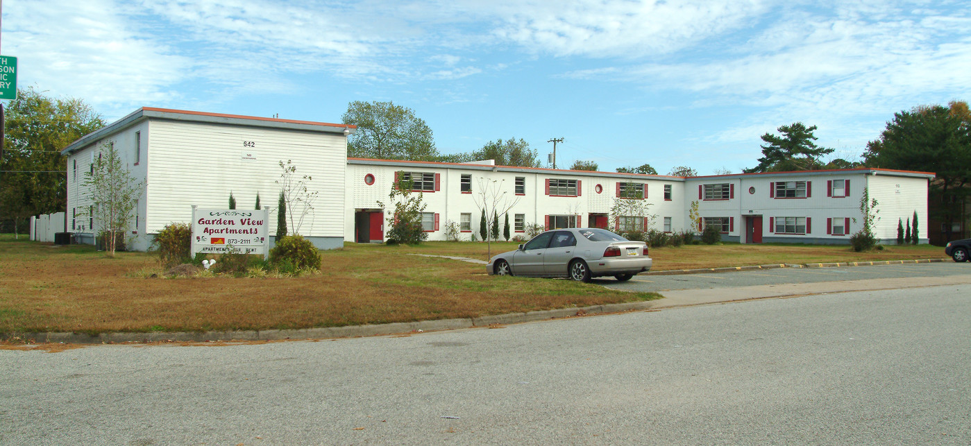 Garden View Apartments in Newport News, VA - Foto de edificio