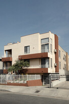 5837 Virginia Ave in Los Angeles, CA - Building Photo
