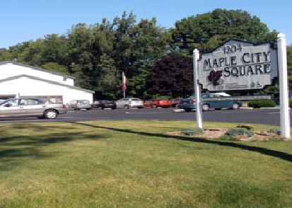 Maple City Square in La Porte, IN - Foto de edificio - Building Photo