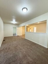 2441 Old Eureka Way in Redding, CA - Building Photo - Building Photo