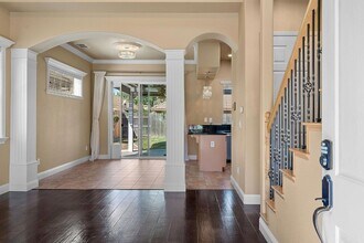 8204 Ashcrest Ln in Fair Oaks, CA - Foto de edificio - Building Photo