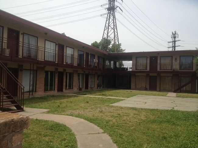 Marilyn Apartments in Houston, TX - Building Photo - Building Photo