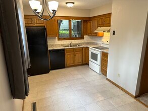 414 Nicollet Ave, Unit 1 in North Mankato, MN - Building Photo - Building Photo