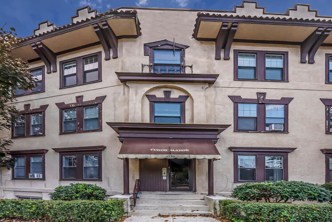 1730 Commonwealth Ave, Unit 7 in Boston, MA - Building Photo