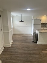 65 Vanderhorst St, Unit A in Charleston, SC - Building Photo