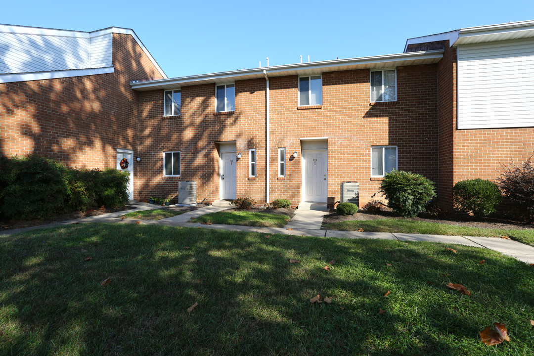 Westfalen Apartments in Dover, DE - Foto de edificio