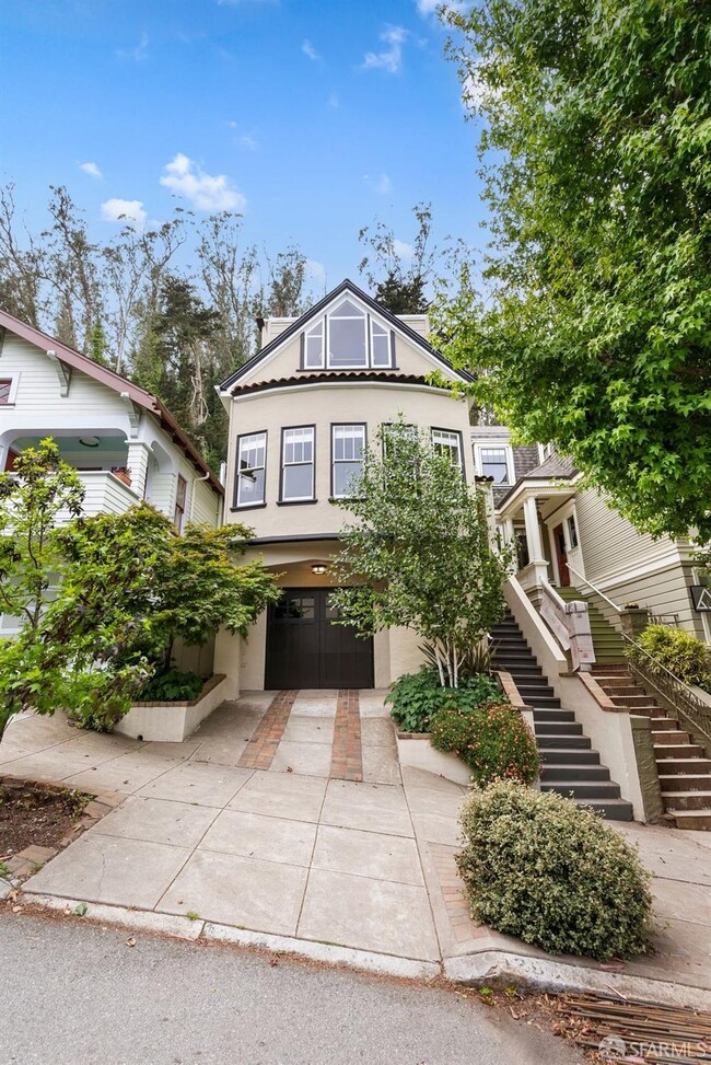 1265 Stanyan St in San Francisco, CA - Building Photo - Building Photo