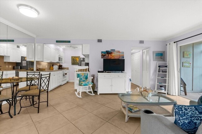5631 Midnight Pass Rd in Sarasota, FL - Building Photo - Building Photo