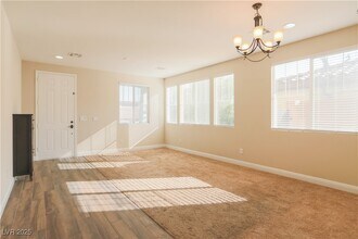 10733 Mentesana Ave in Las Vegas, NV - Building Photo - Building Photo