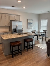 6996 Zaniah Rd in Atlanta, GA - Foto de edificio - Building Photo