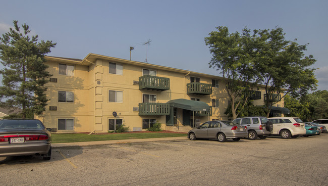 Tan Oak Apartments in Twin Lakes, WI - Building Photo - Building Photo