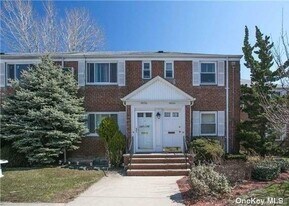 245-17A Union Tpke in Queens, NY - Building Photo