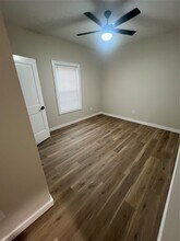 5325 Kenilwood Dr in Houston, TX - Building Photo - Building Photo