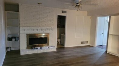 3616 Hopetown Dr in Dallas, TX - Foto de edificio - Building Photo