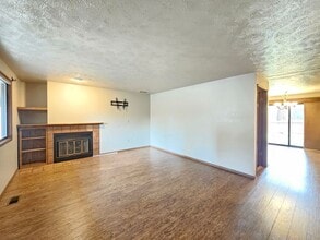 6902 N Old Fort Dr in Spokane, WA - Building Photo - Building Photo