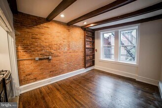 1904 Spruce St in Philadelphia, PA - Building Photo - Building Photo