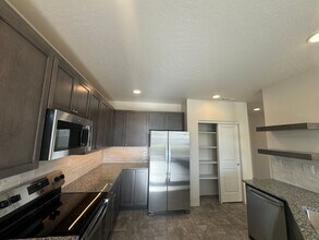 2310 S 58 Ave in Yakima, WA - Building Photo - Building Photo