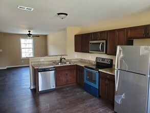 153 Center Pointe Dr, Unit C in Clarksville, TN - Building Photo - Building Photo