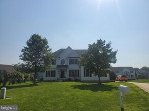 33 Saphire Ct in Dover, DE - Building Photo - Building Photo