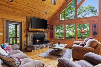 168 High Point Trail in Blue Ridge, GA - Building Photo - Building Photo
