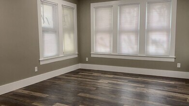 302 W Baylor St in Weatherford, TX - Building Photo - Building Photo