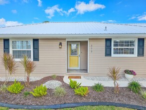 273 Ocean Palm Dr in Flagler Beach, FL - Foto de edificio - Building Photo