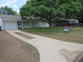419 Anton Dr in San Antonio, TX - Building Photo