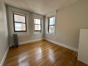 54 Burbank St, Unit 22 in Boston, MA - Building Photo - Building Photo