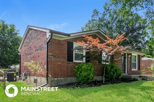 7415 Hallmark Dr in Louisville, KY - Foto de edificio - Building Photo