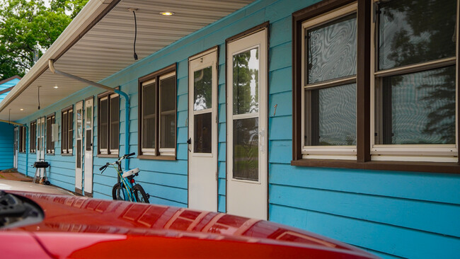 605 30th Ave W in Alexandria, MN - Foto de edificio - Building Photo